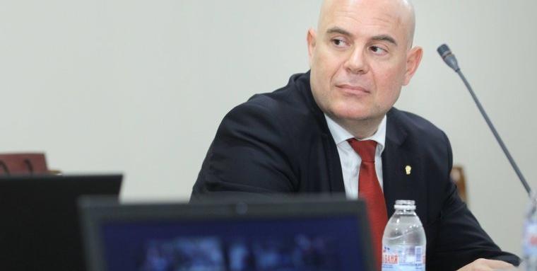 ВСС реши: Гешев остава главен прокурор