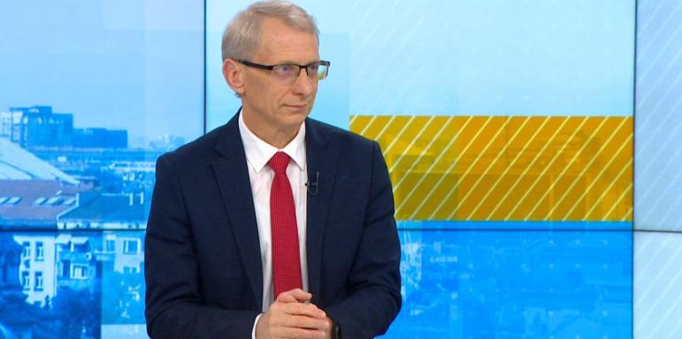 Просветният министър: Родителите да "подтикнат" учениците
