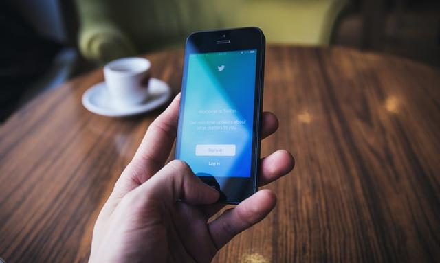 Twitter вече позволява на фирмите да казват къде да ги намерите