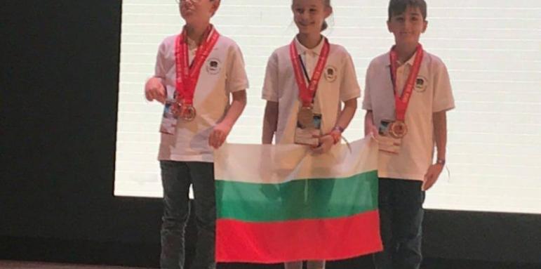Бронзови отличия за млади математици  в Куала Лумпур