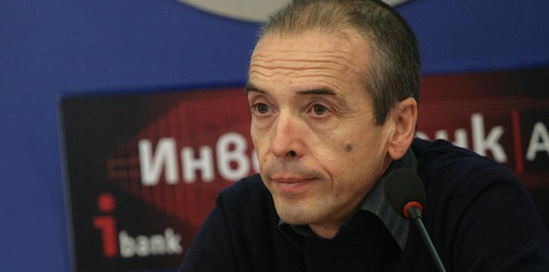 Лекари скочиха срещу доц.Мангъров