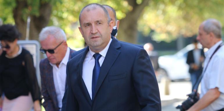 Радев: Управляващите не са лицето на България