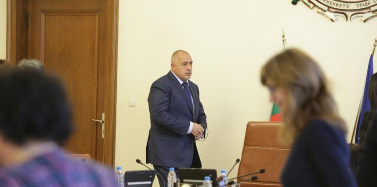 Бойко към Лозан: Атакувате ме политически!