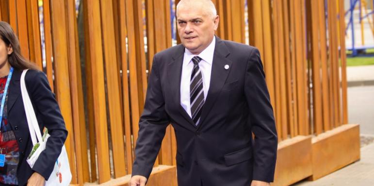 Закриват 12 пожарни