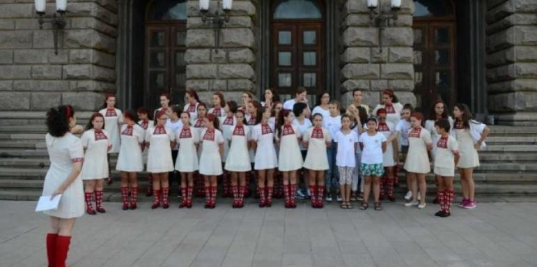 Борисов: Шефът на БНР и на СЕМ да поемат отговорност за детския хор, не може да оставим децата пред МС