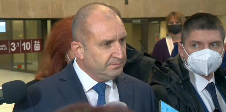 Радев обвини Гешев в изнудване, зове за подкрепа за Кирил Петков