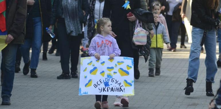 Варна и Пловдив скочиха в подкрепа на Украйна (СНИМКИ)