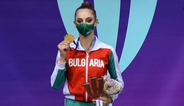 Златна Боряна: Грабна още два медала!