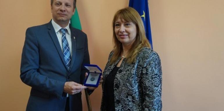 Д-р Елеонора Лилова за "Стандарт": Бъдещето са децата ни