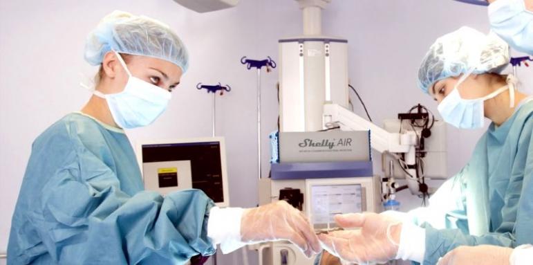 Алтерко Робoтикс дари устройства на седем български болници