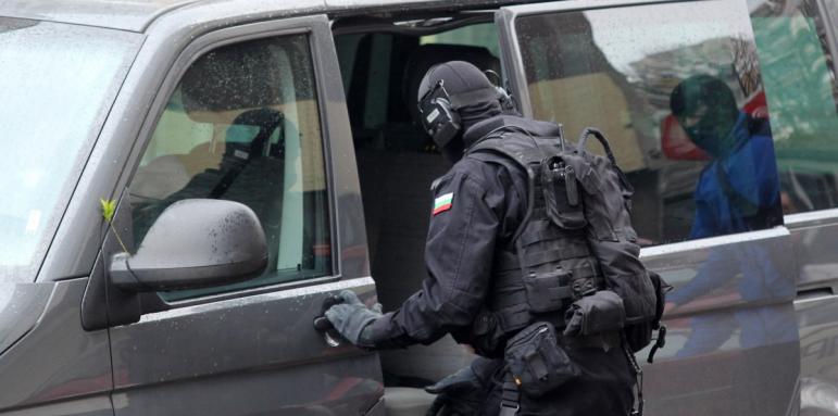 Полиция подгони бандити в 4 столични квартала