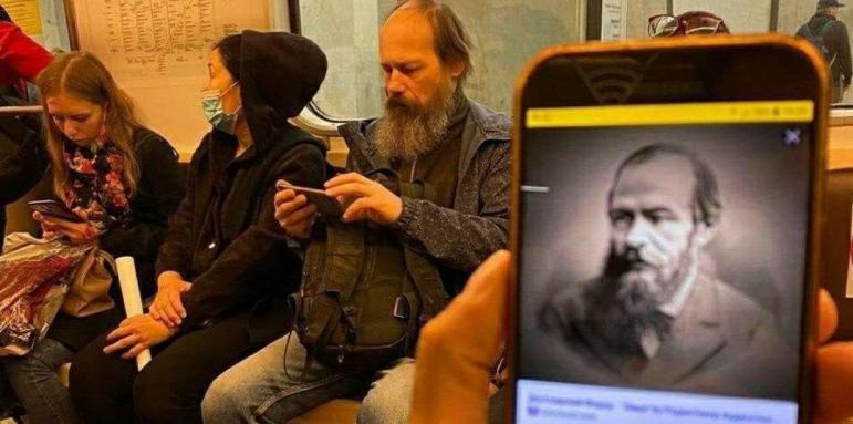 Двойникът на Достоевски забелязан в метрото