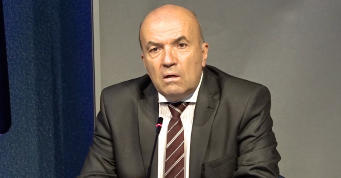 Министър Милков с ултиматум към Скопие