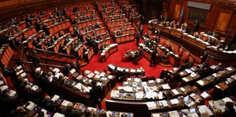 Депутати се биха в парламента в Рим