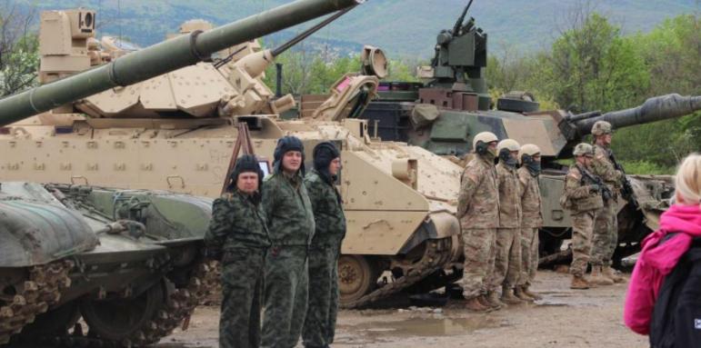 Военни бориха терористи в Ново село