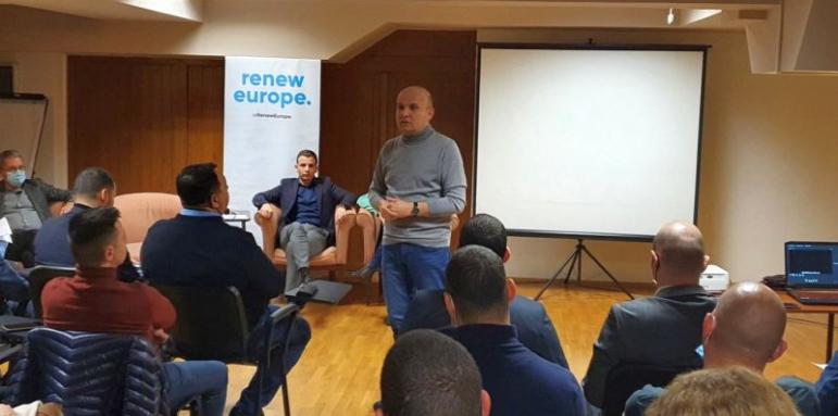 Илхан Кючюк и Йордан Цонев с важни съвети към младите в ДПС