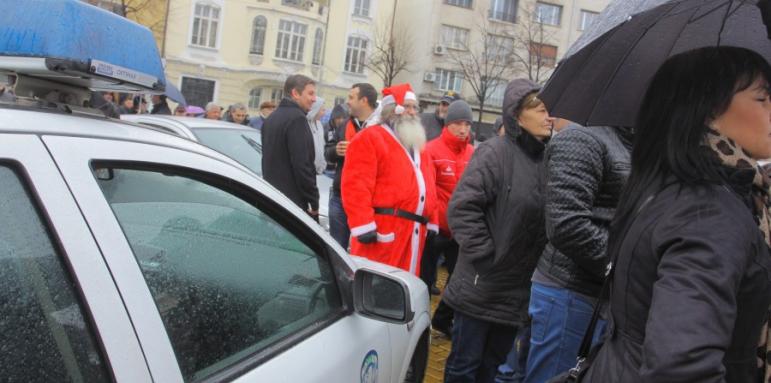 И Дядо Коледа на протест за винетките (ОБЗОР)