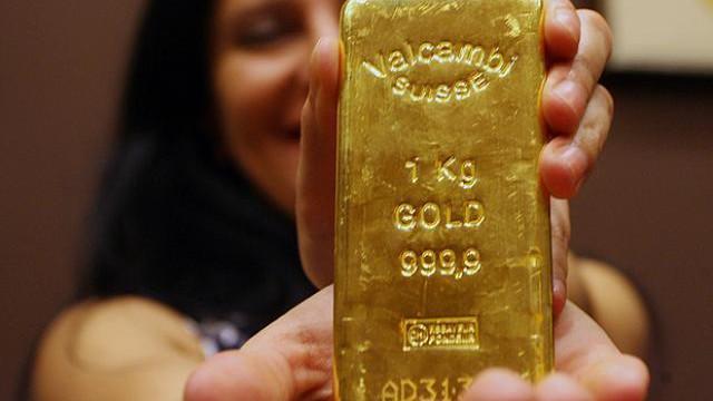 Златото проби $2000, ще стигне ли $3000?
