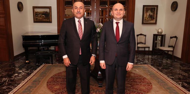 Илхан Кючюк се срещна с турския външен министър Чавушоглу