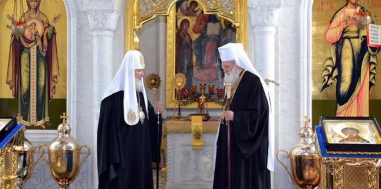 Неофит и Кирил отслужиха света литургия в Москва