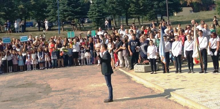 Най-младият учител изпя „O Sole Mio"