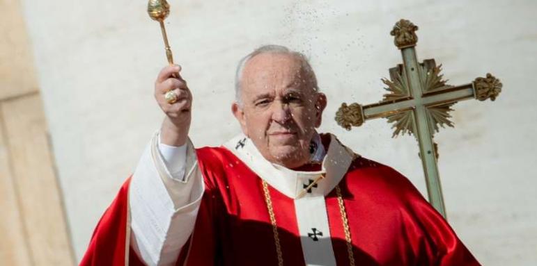 Католиците празнуват Цветница, папа Франциск ядосан