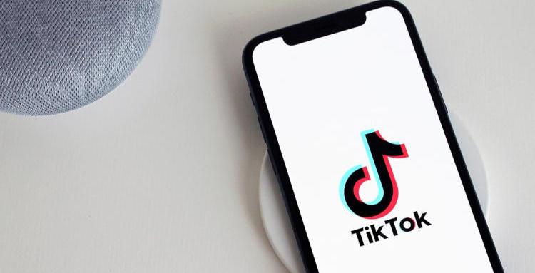 TikTok потвърждава, че китайски служители имат достъп до данни на потребители от САЩ