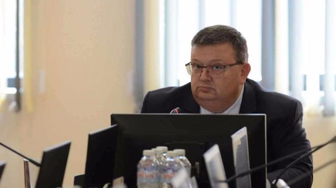 Цацаров: Ще има още обвинени висши политици