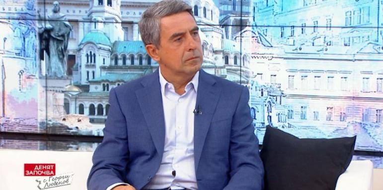 Радев - ежедневен нарушител на Конституцията