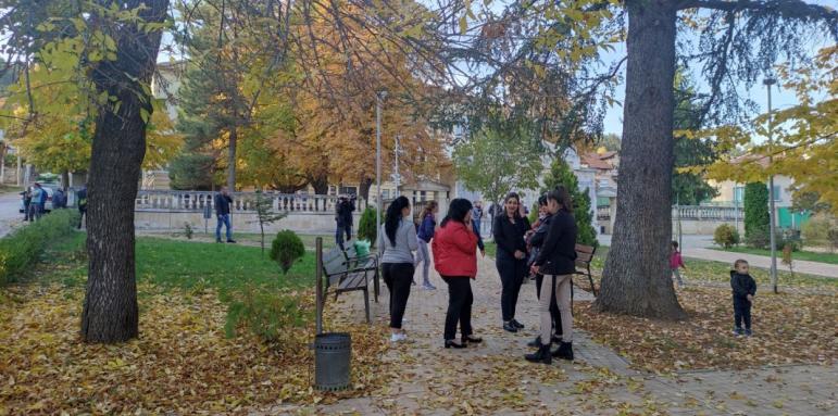 Възпитател блудства с ученички, родителите на бунт
