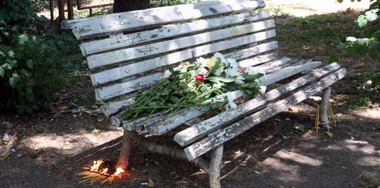 Цветя в Борисовата 40 дни след убийството на Георги