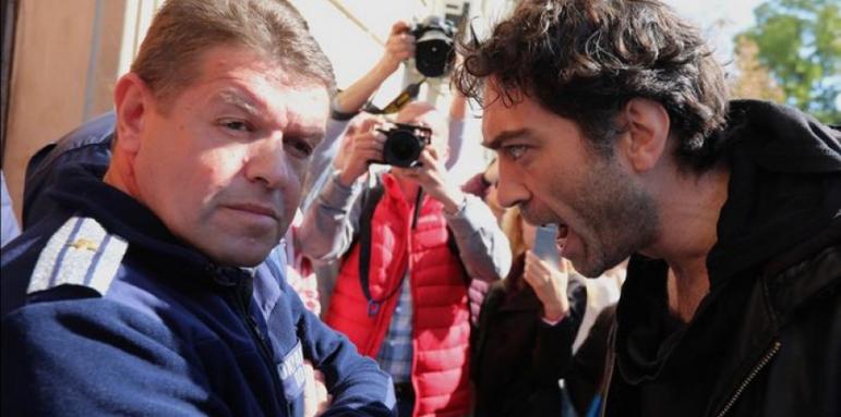 Арестуваха нахален протестър пред общината в София