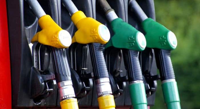Експерт разкри какви ги върши властта с цените на горивата