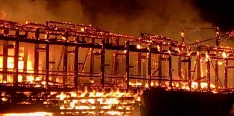 Изгоря най-дългият дървен мост. Отиде си безценно богатство