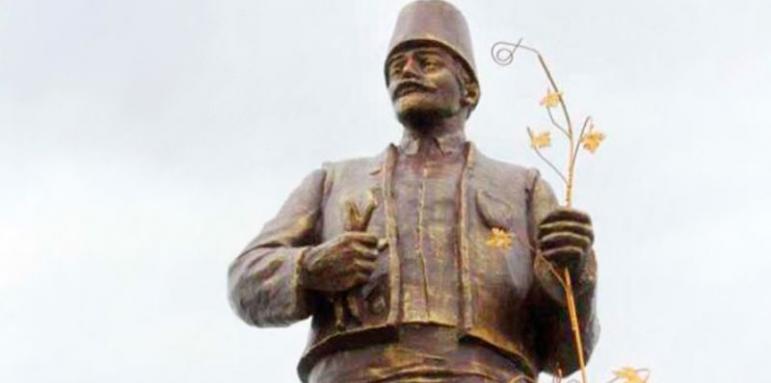 Ето как превърнаха Ленин в български лозар