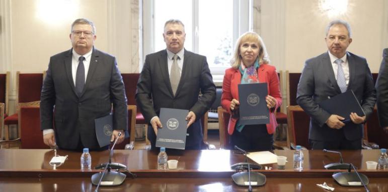 Студенти ще се учат на антикорупция в парламента