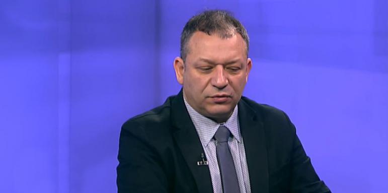Хората на Слави не искат оставката на Янев, несериозно е