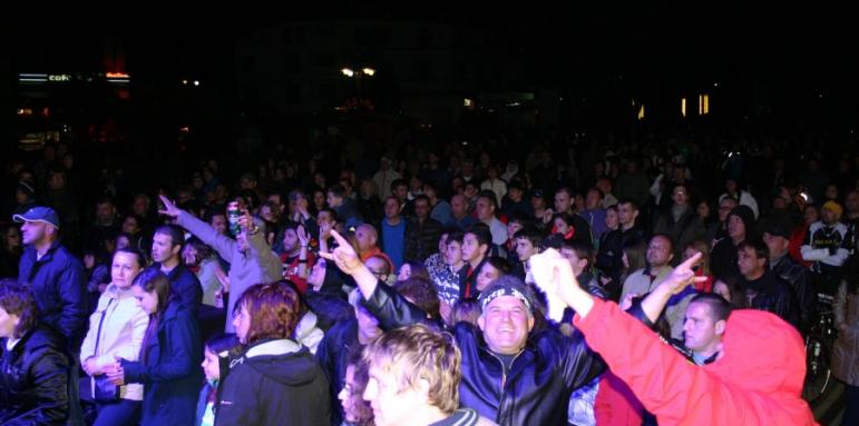 Над 2000 фенове дивяха на концерт на „PURPENDICULAR"