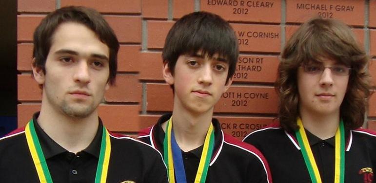 Българчета с медали от олимпиадите по информатика и физика
