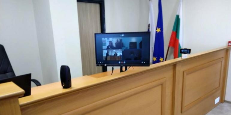 Съдилища и затвори се сдобиха с видеовръзка