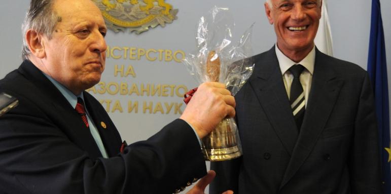 Без трусове на матурите, обеща проф.Милошев
