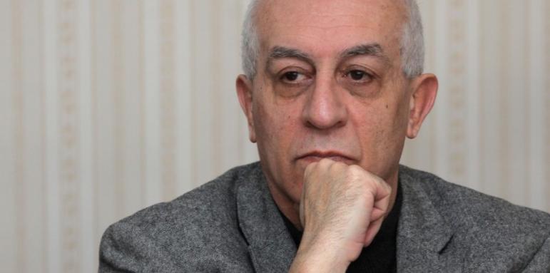 Цветята се смениха с павета