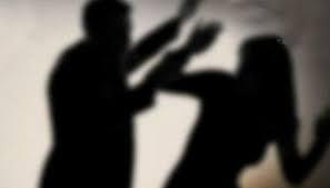 Любовна драма: Ревнив травестит преби полицейска щерка