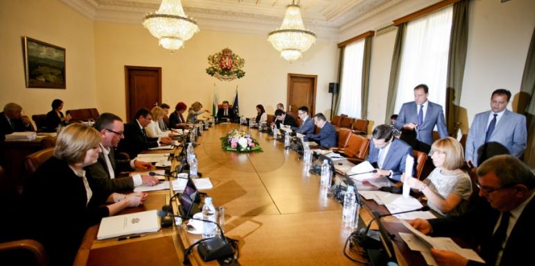 Орешарски подаде оставка