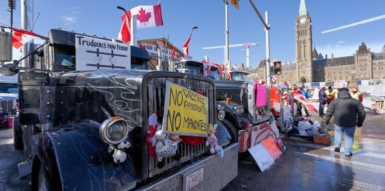 Река от долари потече към протестиращите антиваксъри в Канада