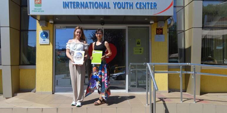 Споразумение за сътрудничество подписаха Международния младежки център в Стара Загора и НМФ