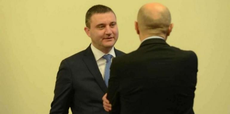 Владислав Горанов подава документите за Европейския банков съюз