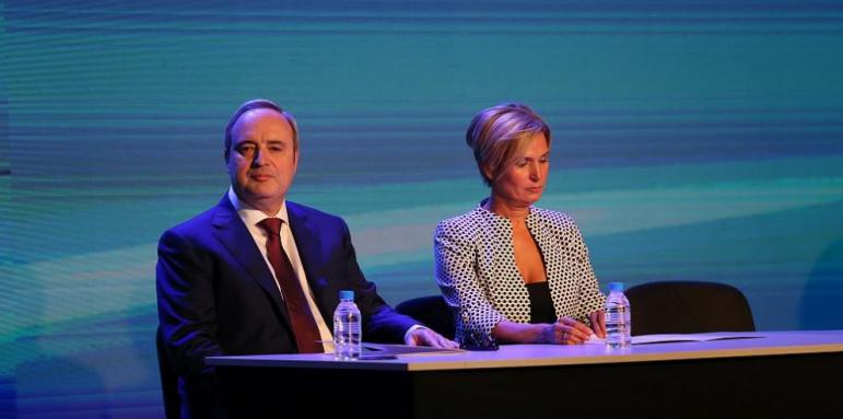 Издигнаха проф. Герджиков и Невяна Митева /Видео/