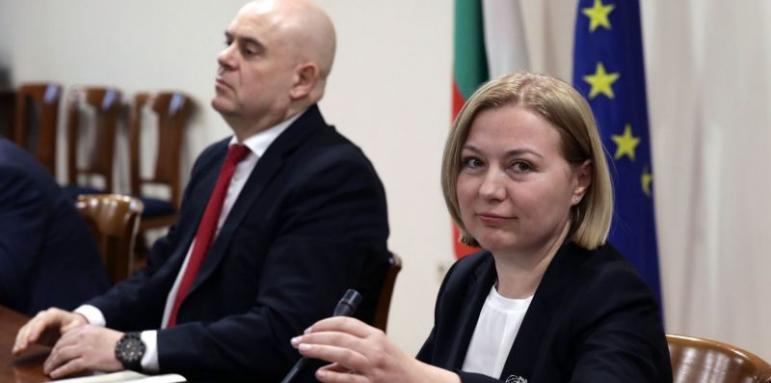 Гешев с удар по правосъдната министърка, праща й инспектори