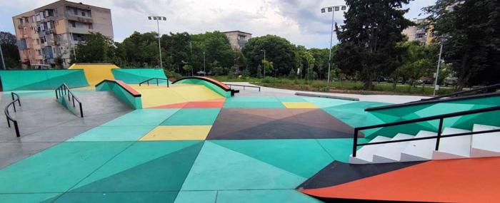 Отворен за любители на екстремните спортове е скейт паркът в Стара Загора